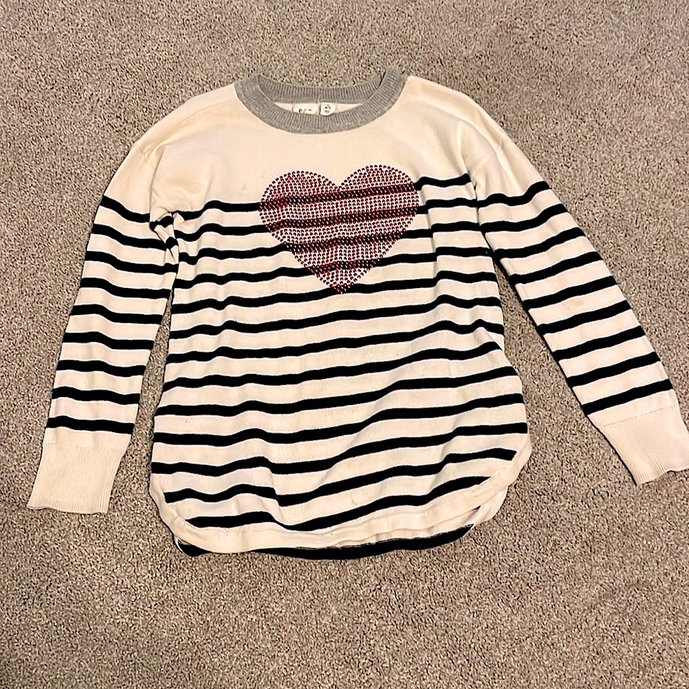 Gap Kids Heart Light Sweater Girls Size: S (6-7)